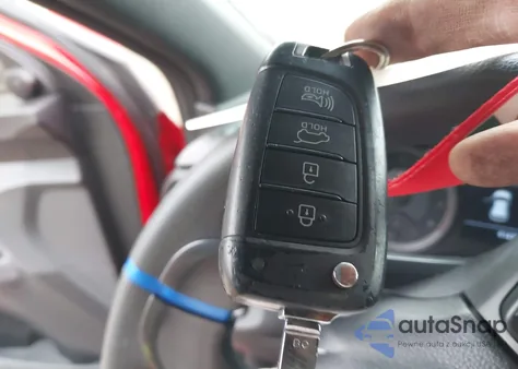 2021 Hyundai Veloster 2.0 z USA, uszkodzony, nr VIN KMHTG6AF2MU032599